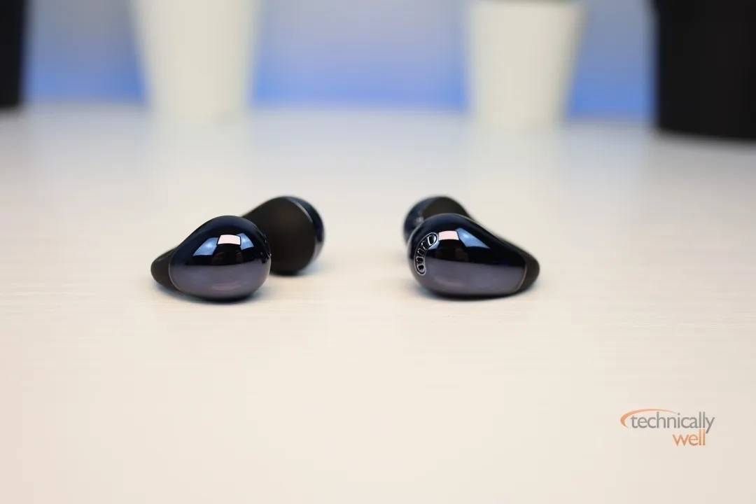 SoundPEATS PearlClip Pro earbuds