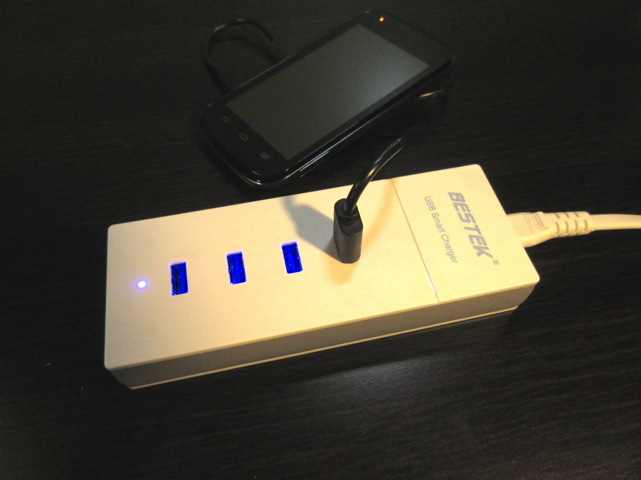 BESTEK Reversible 4 USB Port Charger Review