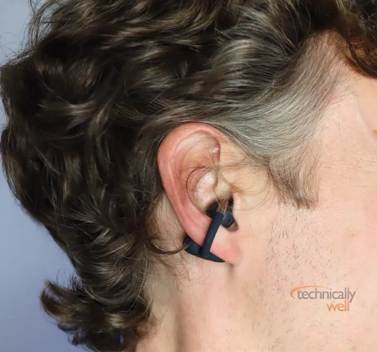 SoundPEATS Clip1 on the ear